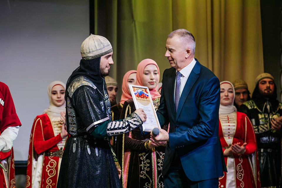 Государственный фольклорный ансамбль песни и танца «Нохчо», фестиваль «Русская музыка на Балтике», г. Гурьевск, 16 Мая 2025г. — фото 21