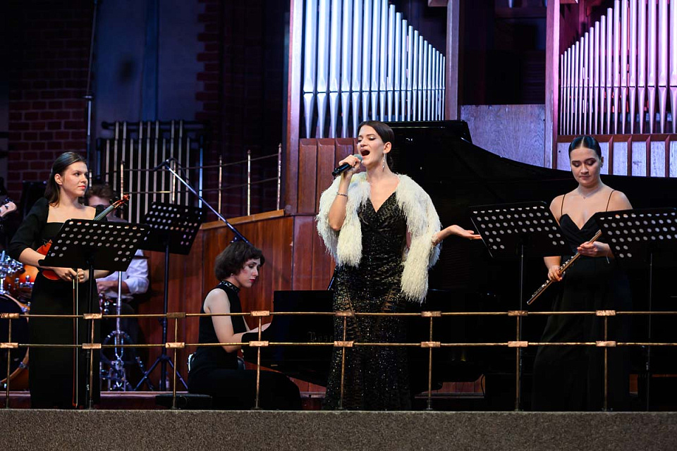 Международный фестиваль «Джаз в филармонии», Ансамбли «ЗВУК» (Москва) и «Акцент» (Калининград), 19 Ноября 2025г. — фото 12