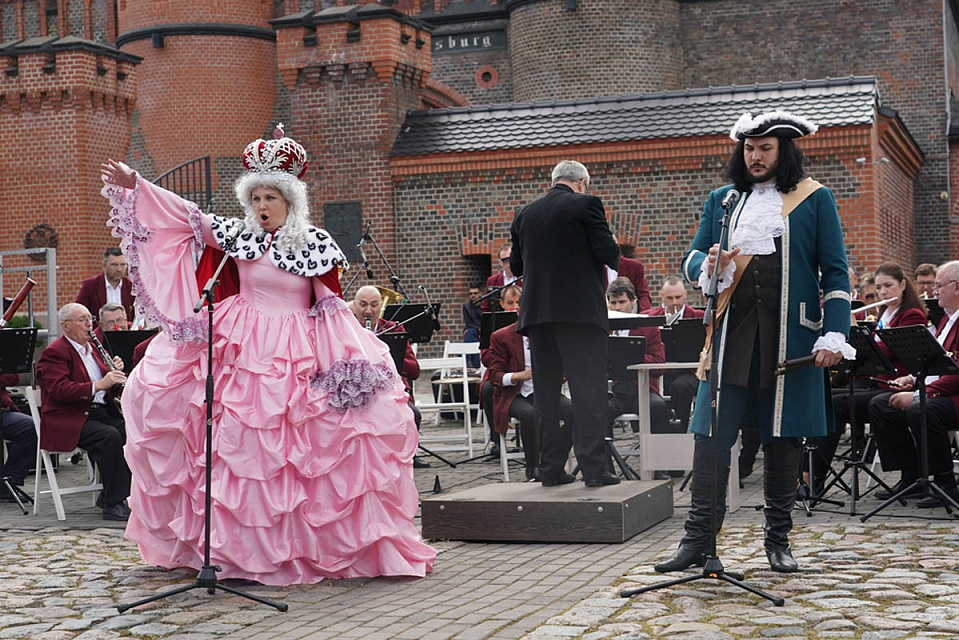 Концертный духовой оркестр принял участие в «Петровскик музыкальных ассамблеях», 12 Июля 2022г. — фото 18