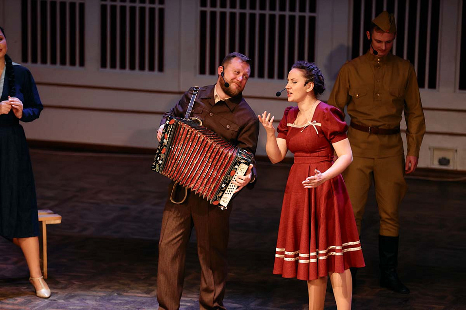 Концерт проекта "Поезд Победы" в исполнении солистов филармонии, Донецкая государственная академическая филармония, 4 Ноября 2025г. — фото 15