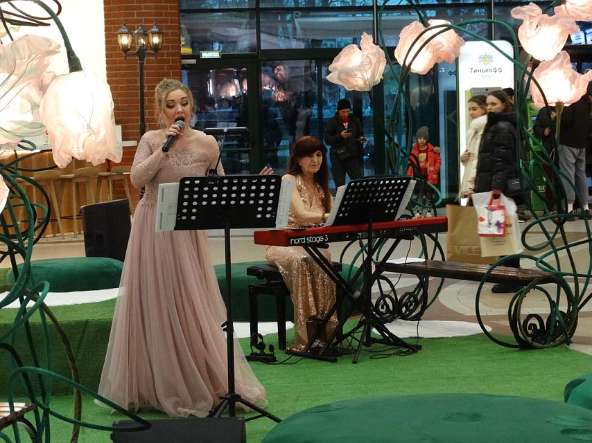 Мини-концерт солистов филармонии в ТРЦ «Европа», 14 Февраля 2024г. — фото 10