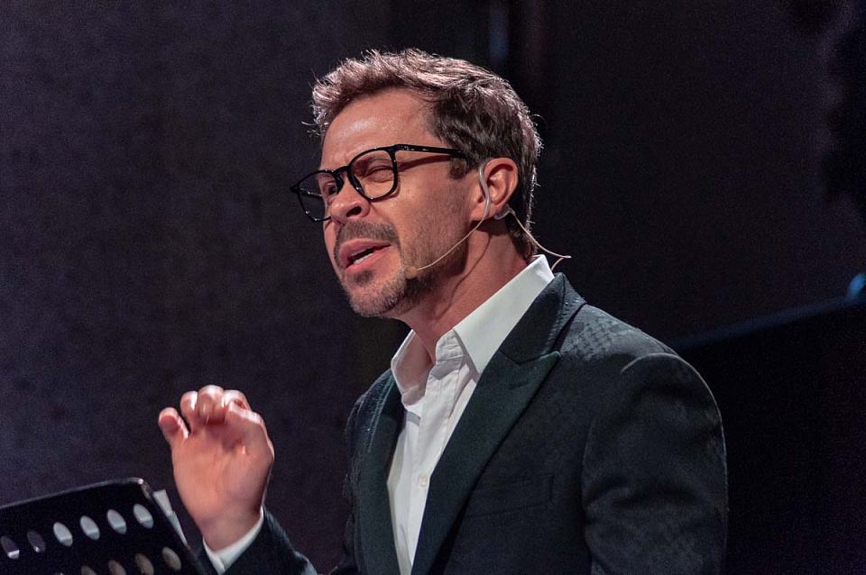 Павел Деревянко (Москва) и Камерный оркестр филармонии, «Сказки с оркестром», 22 Апреля 2023г. — фото 17