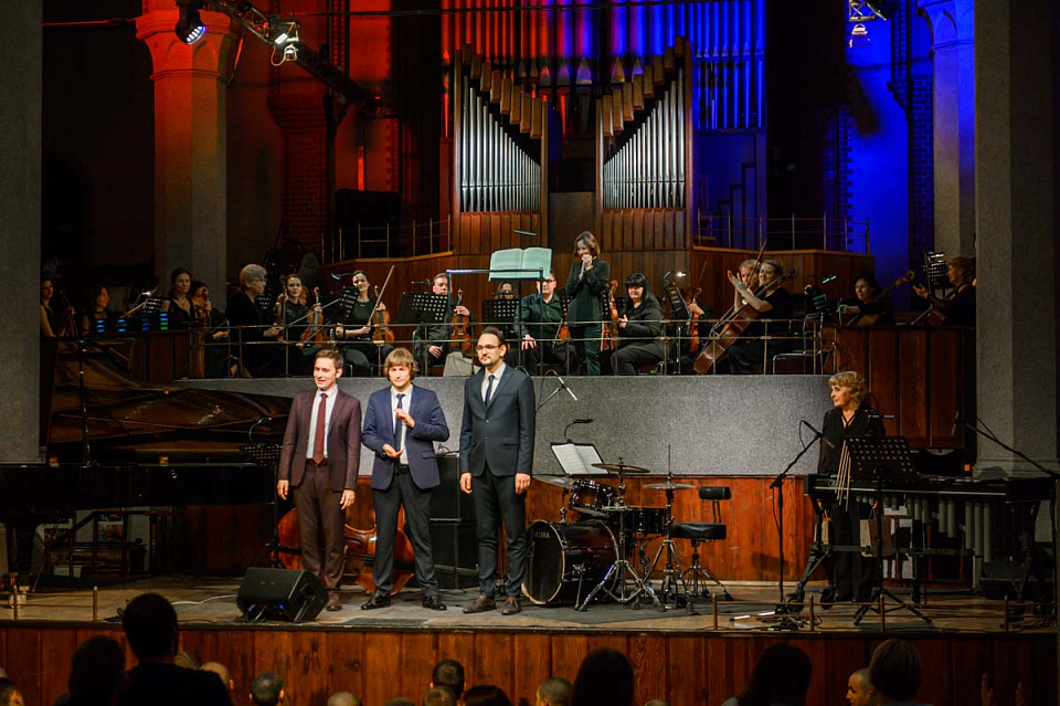 «Русская музыка в джазовых тонах», Камерный оркестр филармонии и Трио А. Маслова, 2 Мая 2025г. — фото 16