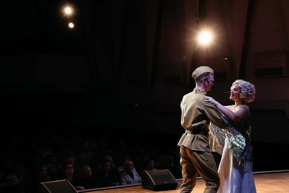 Концерт проекта "Поезд Победы" в исполнении солистов филармонии, Донецкая государственная академическая филармония, 4 Ноября 2025г. — фото 8