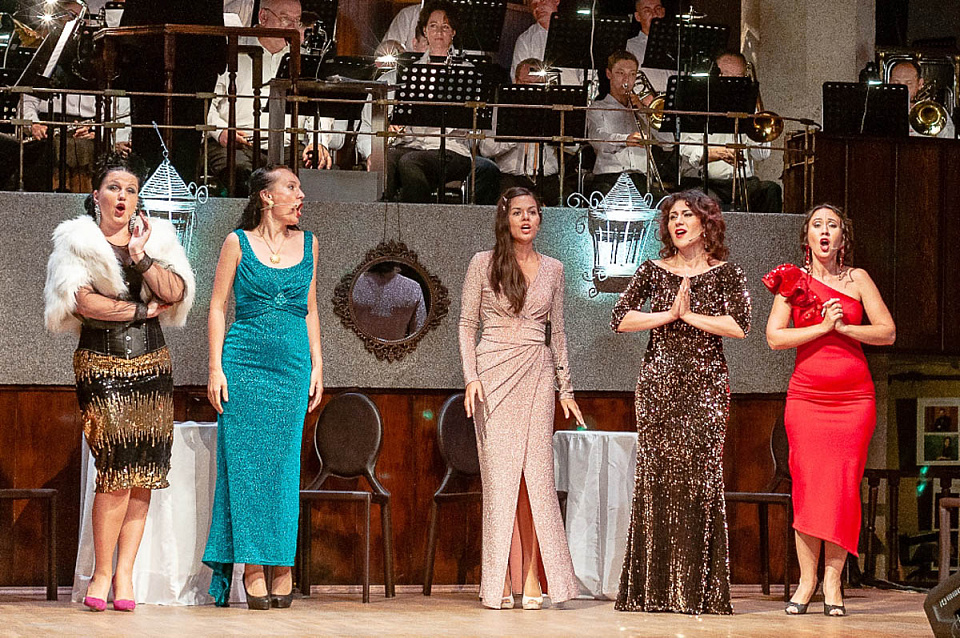 Французский шик, нотка артистизма и блестящий вокал, 16 Июля 2021г. — фото 12