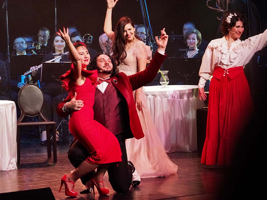 Мюзикл «Я подарю тебе Париж» (театр эстрады «Янтарь-холл», г. Светлогорск), 7 Марта 2023г. — фото 17