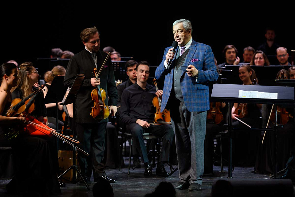 Концерт РНМСО, дирижёр А.Рубин, солист П.Милюков, фестиваль "Русская музыка на Балтике", драмтеатр, 7 Мая 2024г. — фото 15