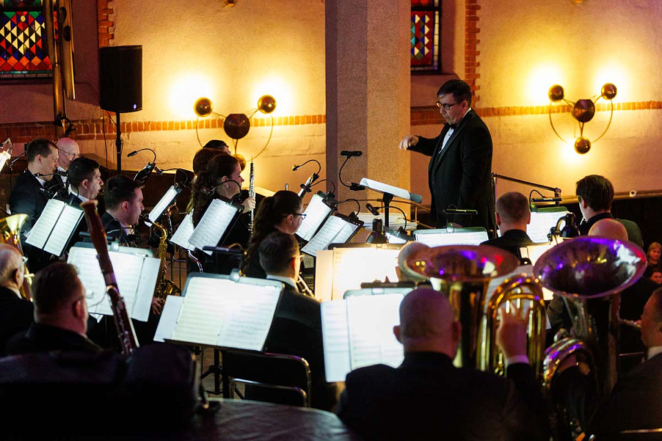 Мюзикл «Я подарю тебе Париж!», Концертный духовой оркестр и солисты филармонии, 8 Марта 2026г. — фото 5