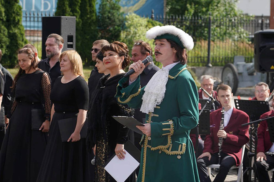 Концертный духовой оркестр принял участие в «Петровскик музыкальных ассамблеях», 12 Июля 2022г. — фото 5