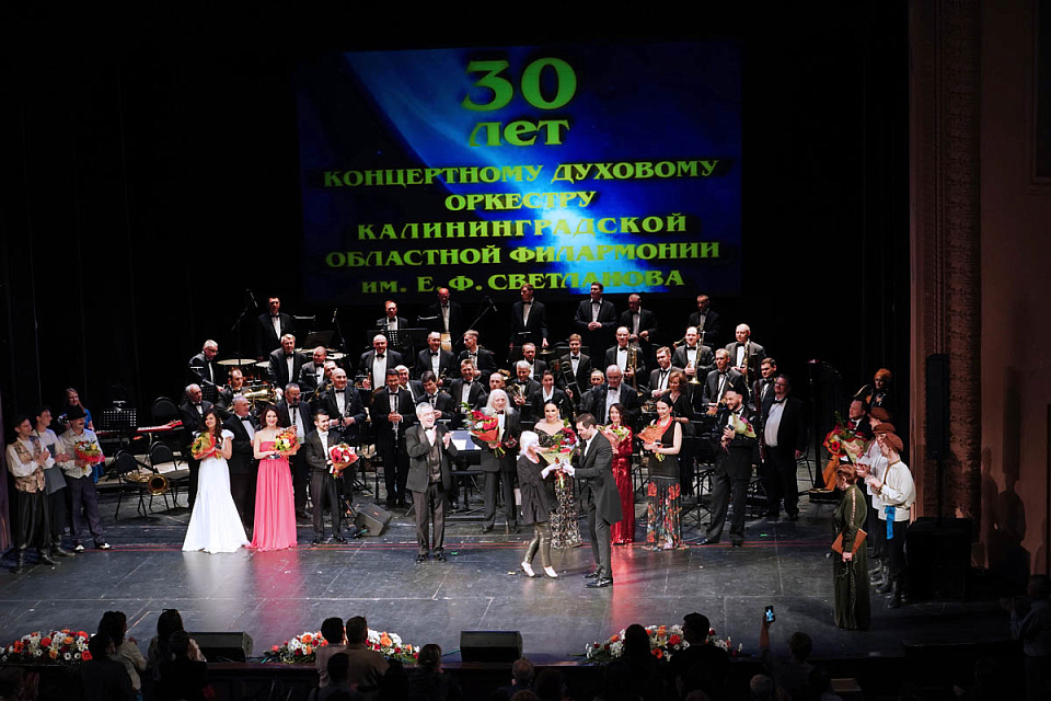 В Драмтеатре состоялся грандиозный гала-концерт «Опера, оперетта, мюзикл...», 12 Мая 2021г. — фото 173