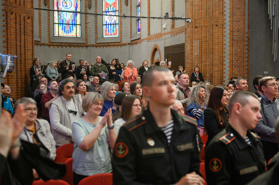 «Русская музыка в джазовых тонах», Камерный оркестр филармонии и Трио А. Маслова, 2 Мая 2025г. — фото 19