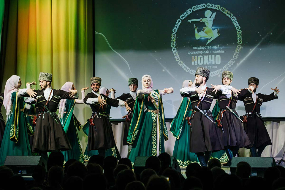 Государственный фольклорный ансамбль песни и танца «Нохчо», фестиваль «Русская музыка на Балтике», г. Гурьевск, 16 Мая 2025г. — фото 10