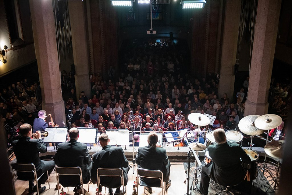 XIX Международный фестиваль "Джаз в филармонии". Государственный камерный оркестр джазовой музыки имени Олега Лундстрема, 13 Ноября 2022г. — фото 22