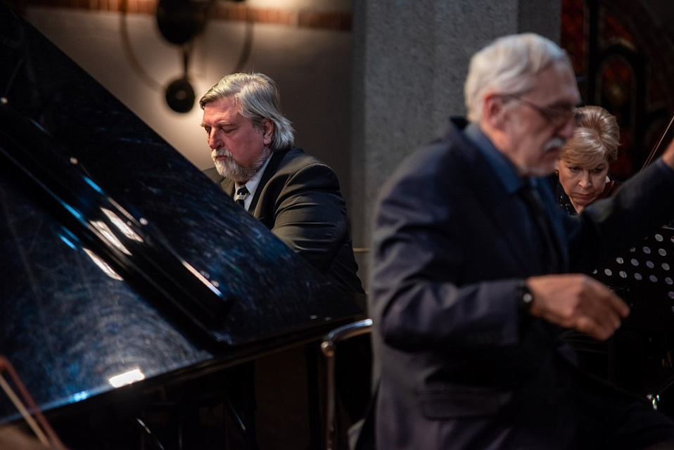 XIX МЕЖДУНАРОДНЫЙ ФЕСТИВАЛЬ "ДЖАЗ В ФИЛАРМОНИИ". трио Валерия Гроховского и камерный оркестр, 19 Ноября 2022г. — фото 2