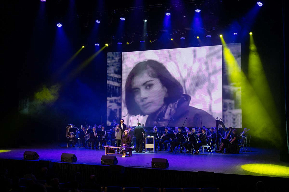 Мюзикл в духе 60-х «А у нас во дворе...» (театр эстрады «Янтарь-холл», г. Светлогорск), 26 Февраля 2023г. — фото 18