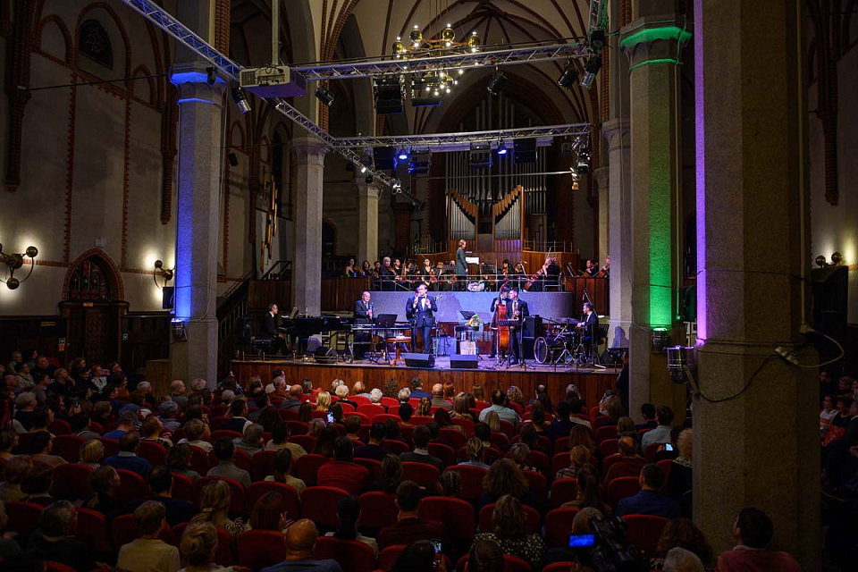 "Джаз в филармонии": "Я БУДУ ПЕТЬ ТЕБЕ КАК ФРЭНК", 12 Ноября 2023г. — фото 13