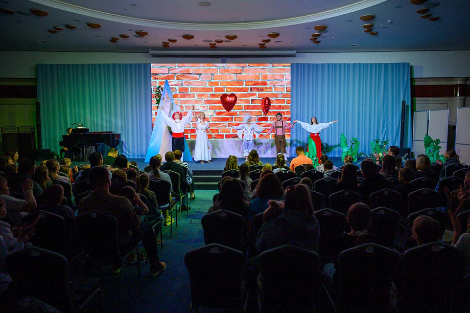 Музыкальная сказка "Рапунцель" в театры эстрады "Янтарь-холл", г. Светлогорск, 12 Мая 2024г. — фото 24