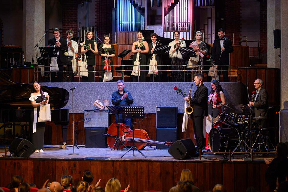 Международный фестиваль «Джаз в филармонии», Ансамбли «ЗВУК» (Москва) и «Акцент» (Калининград), 19 Ноября 2025г. — фото 19