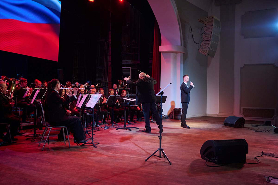 Финальный концерт проекта "Поезд Победы" в исполнении солистов филармонии, Тульского Губернаторского духового оркестра, Тула, 3 Декабря 2025г. — фото 18