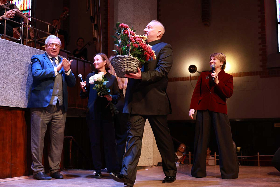 Выступление Камерного оркестра филармонии и учащихся и преподавателей ЦМШ-АИИ из Москвы и Калининграда, 28 Сентября 2025г. — фото 13