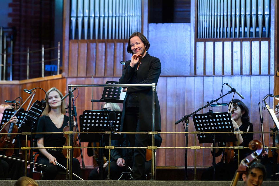 Дмитрий Носков и его квинтет, Камерный оркестр филармонии, дирижёр Елена Толкачёва, Международный фестиваль "Джаз в филармонии", 15 Ноября 2025г. — фото 2