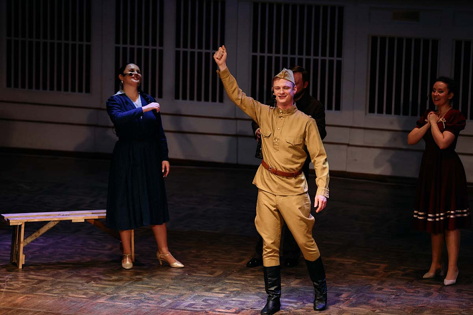 Концерт проекта "Поезд Победы" в исполнении солистов филармонии, Донецкая государственная академическая филармония, 4 Ноября 2025г. — фото 16