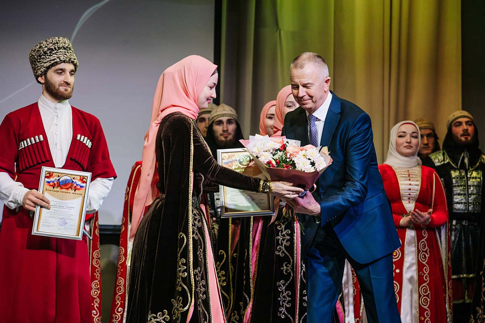 Государственный фольклорный ансамбль песни и танца «Нохчо», фестиваль «Русская музыка на Балтике», г. Гурьевск, 16 Мая 2025г. — фото 22