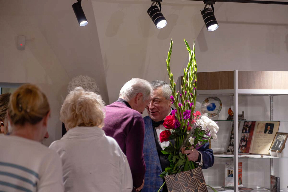 Творческая встреча с Виктором Бобковым, премьера проекта «Филармоническая среда» в малом зале, 1 Октября 2025г. — фото 11