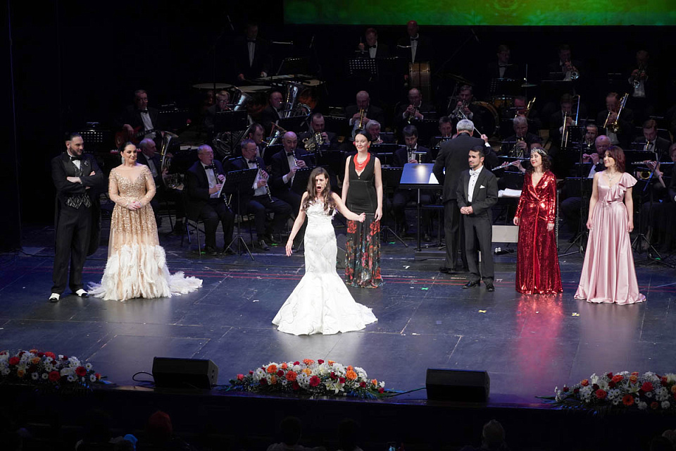 В Драмтеатре состоялся грандиозный гала-концерт «Опера, оперетта, мюзикл...», 12 Мая 2021г. — фото 84