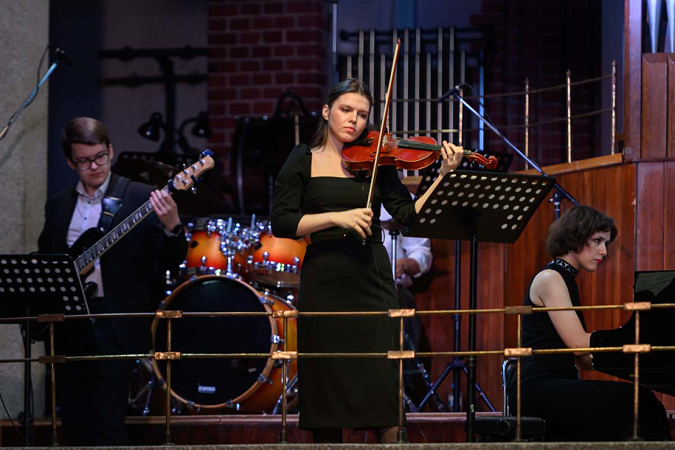 Международный фестиваль «Джаз в филармонии», Ансамбли «ЗВУК» (Москва) и «Акцент» (Калининград), 19 Ноября 2025г. — фото 10