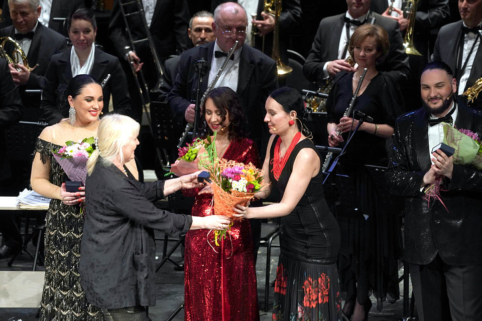 В Драмтеатре состоялся грандиозный гала-концерт «Опера, оперетта, мюзикл...», 12 Мая 2021г. — фото 172