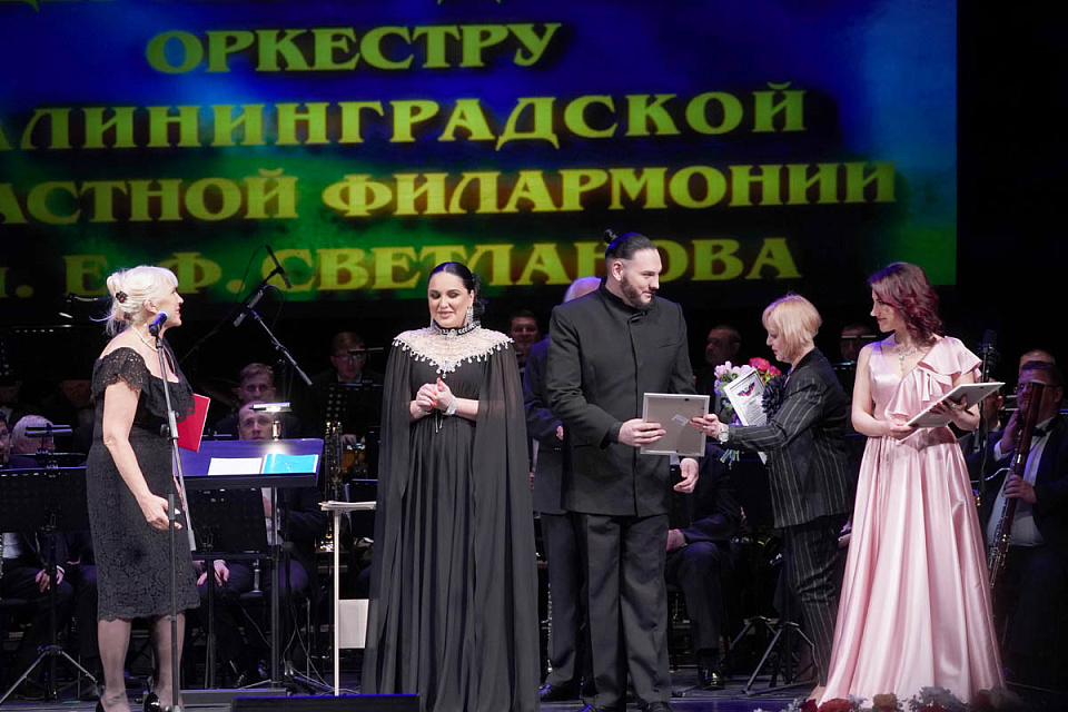 В Драмтеатре состоялся грандиозный гала-концерт «Опера, оперетта, мюзикл...», 12 Мая 2021г. — фото 32