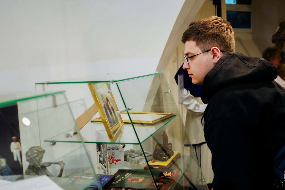 Открытие выставки в малом зале и концерт "Аве Мария" в честь 45-летия Концертного зала филармонии, 22 Августа 2025г. — фото 12