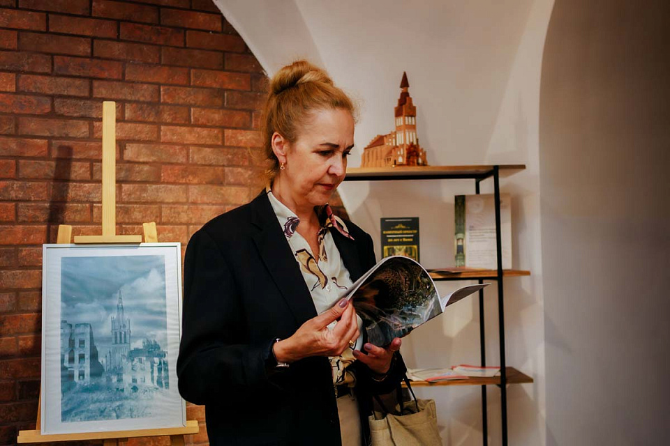 Открытие выставки в малом зале и концерт "Аве Мария" в честь 45-летия Концертного зала филармонии, 22 Августа 2025г. — фото 20