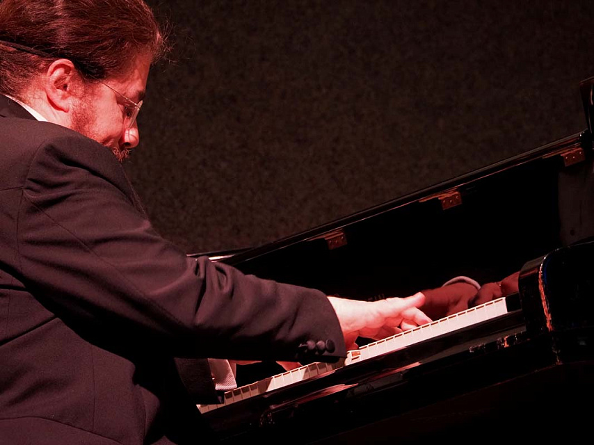 Пианист и композитор Николя Челоро (Франция), «Русская музыка на Балтике», 21 Апреля 2023г. — фото 13