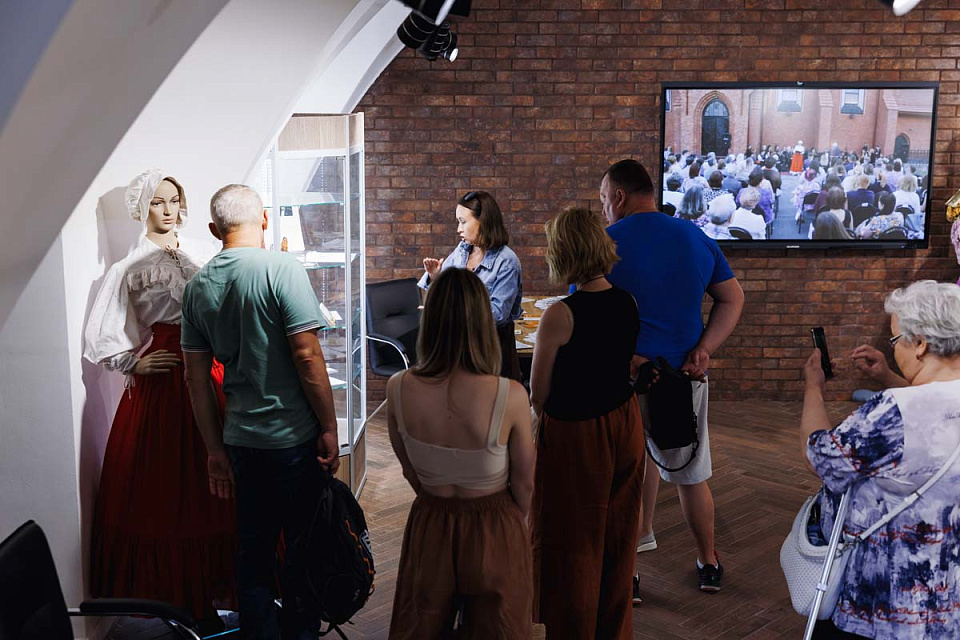 Открытие выставки «Орган. Гродберг. Бах» в малом зале филармонии, фестиваль «Бахослужение», 20 Июля 2025г. — фото 13