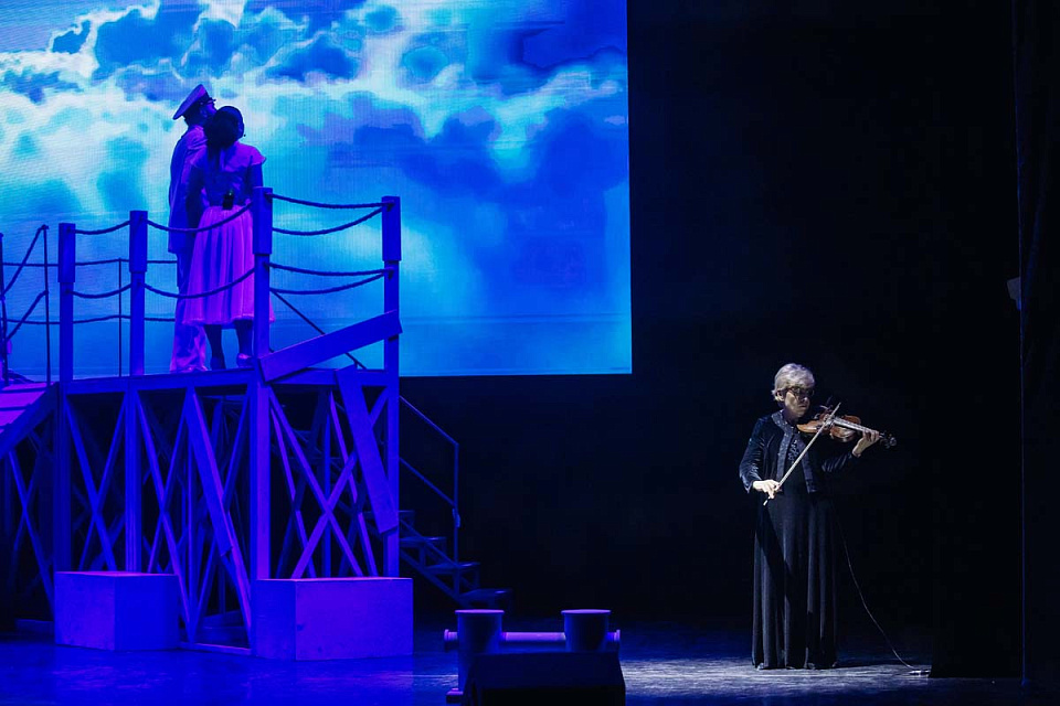 Музыкальный спектакль "Раскинулось море широко", театр эстрады "Янтарь-холл", Светлогорск, 22 Июня 2025г. — фото 24