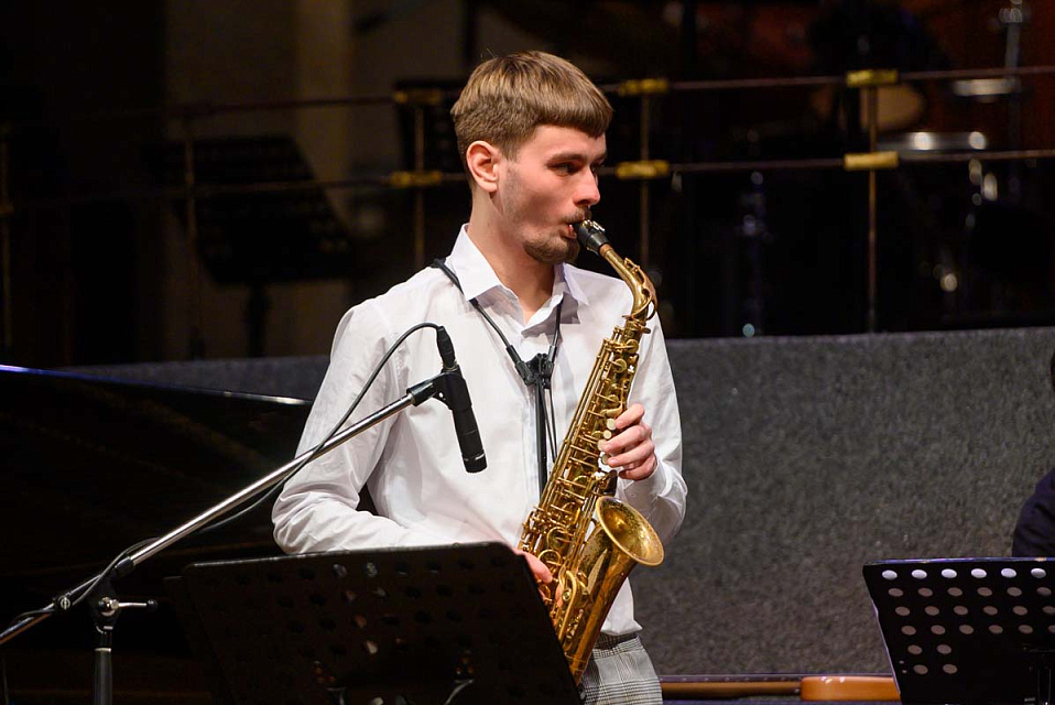 Международный фестиваль «Джаз в филармонии», Ансамбли «ЗВУК» (Москва) и «Акцент» (Калининград), 16 Ноября 2024г. — фото 18