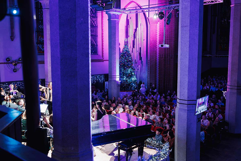 "Новый год с Камерным оркестром: от Штрауса до Цфасмана", Камерный оркестр, солисты филармонии, дирижёр Е.Толкачёва, 5 Января 2026г. — фото 4