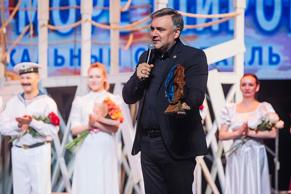 Музыкальный спектакль "Раскинулось море широко", театр эстрады "Янтарь-холл", Светлогорск, 22 Июня 2025г. — фото 32