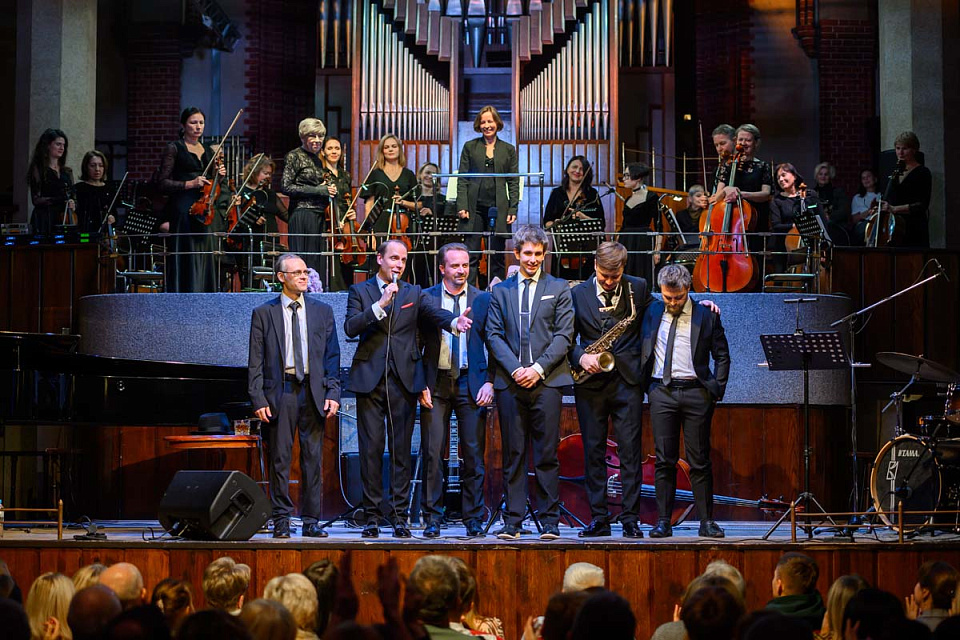 Дмитрий Носков и его квинтет, Камерный оркестр филармонии, дирижёр Елена Толкачёва, Международный фестиваль "Джаз в филармонии", 15 Ноября 2025г. — фото 16