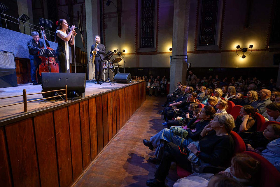 Международный фестиваль «Джаз в филармонии», Ансамбли «ЗВУК» (Москва) и «Акцент» (Калининград), 19 Ноября 2025г. — фото 17
