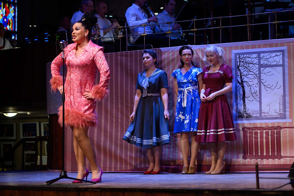 Театрализованное шоу, мюзикл в духе 60-х "А у нас во дворе...", 30 Июня 2024г. — фото 17