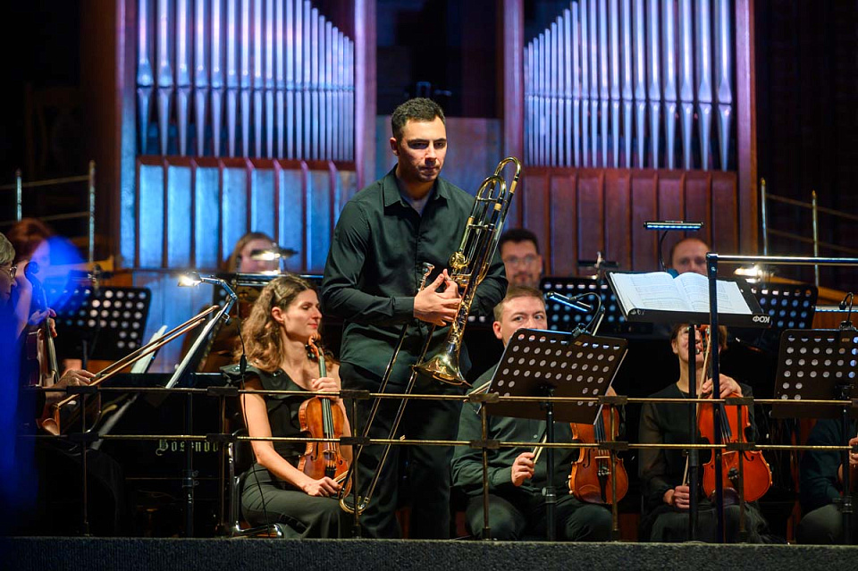 «МУЗЫКАЛЬНАЯ СБОРНАЯ РОССИИ». СИМФОНИЧЕСКИЙ КОНЦЕРТ из цикла к 65-летию Калининградской областной филармонии, 12 Октября 2024г. — фото 9