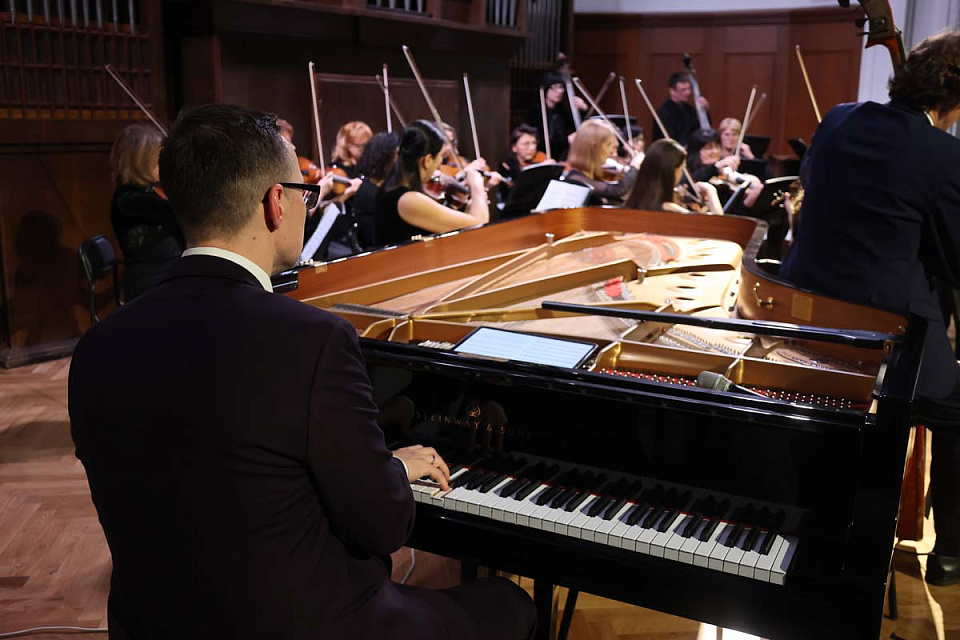 Камерный оркестр и Трио А.Маслова, дирижёр Елена Толкачёва, Малый зал Московской государственной консерватории, 23 Ноября 2025г. — фото 5