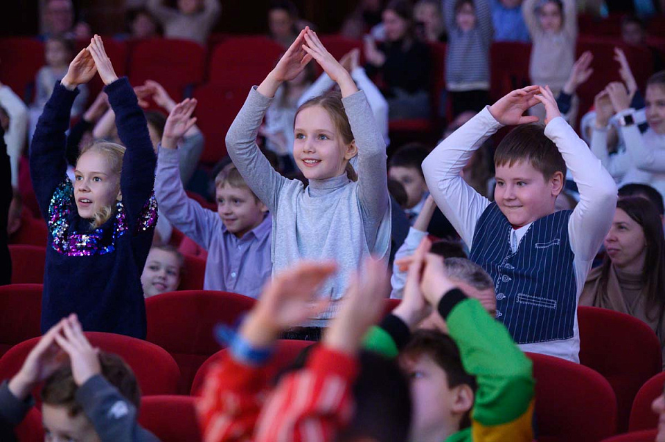 «Пароль — по щучьему велению», семейное новогоднее представление в исполнении солистов и артистов филармонии, декабрь 2024 г — янв, 25 Декабря 2024г. — фото 13