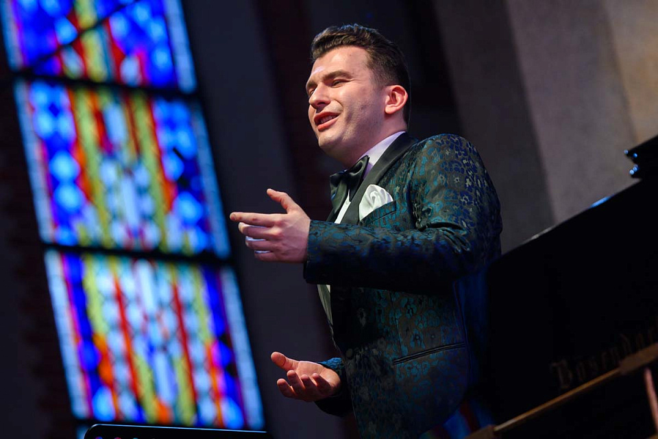 Камерный оркестр и солисты филармонии, дирижёр Фахраддин Керимов, фестиваль "Русская музыка на Балтике", 18 Мая 2024г. — фото 2