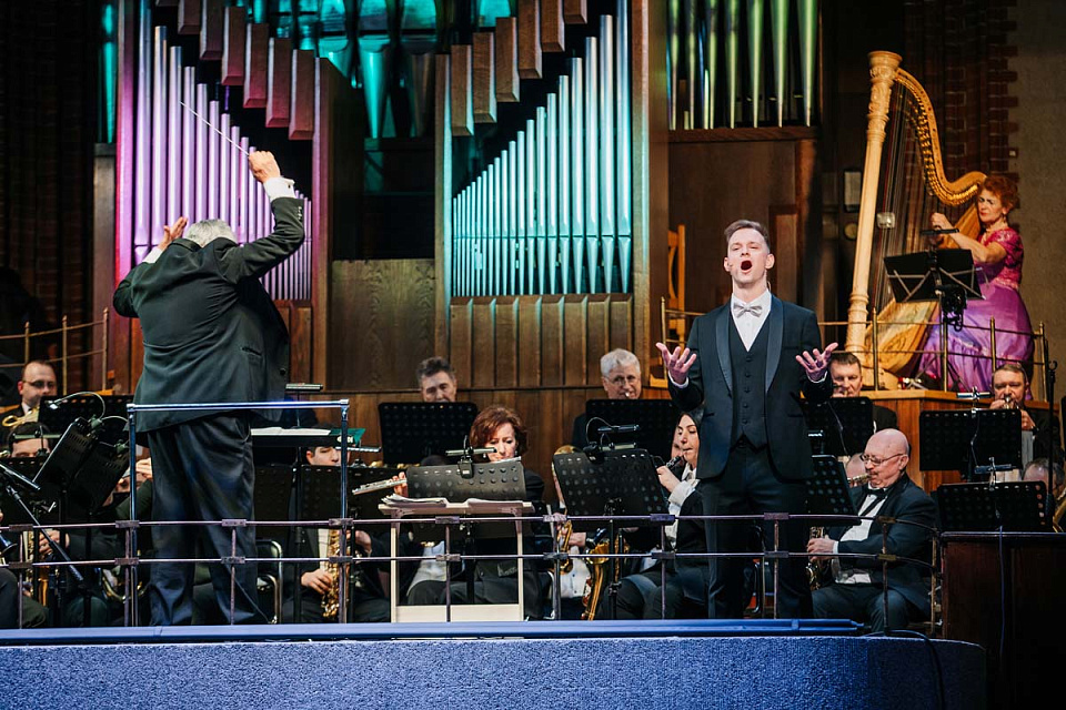 Гала-концерт Ко Дню артиста «Святая к музыке любовь...», Концертный духовой оркестр и солисты филармонии, 17 Января 2026г. — фото 6