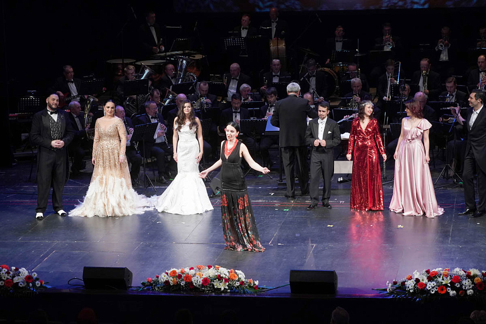 В Драмтеатре состоялся грандиозный гала-концерт «Опера, оперетта, мюзикл...», 12 Мая 2021г. — фото 85