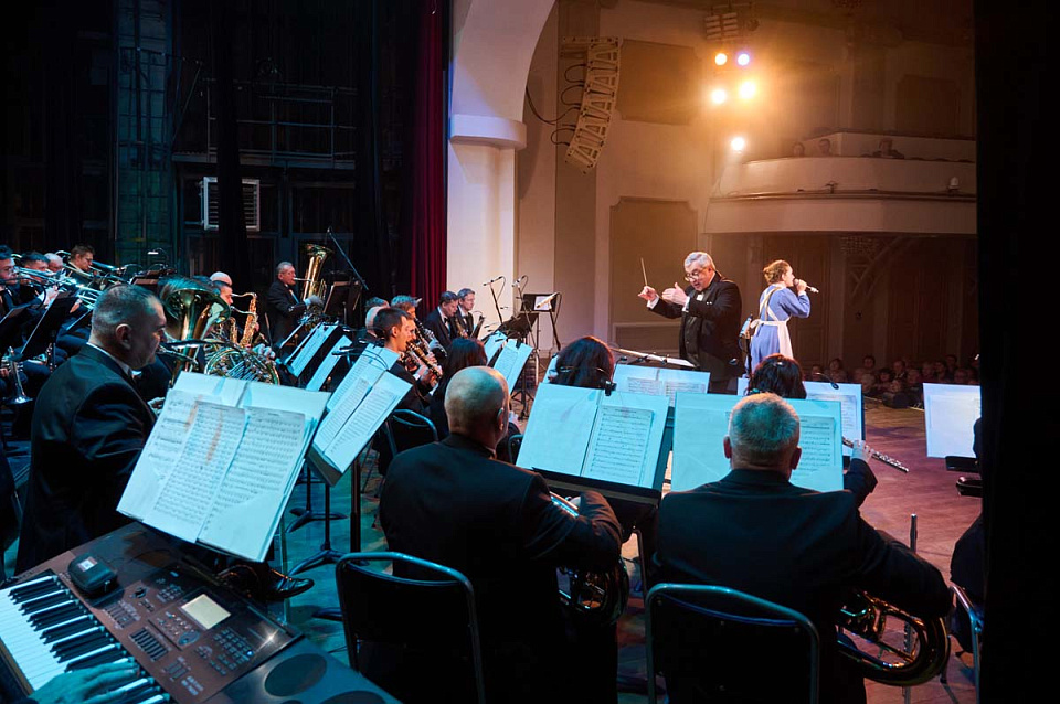 Финальный концерт проекта "Поезд Победы" в исполнении солистов филармонии, Тульского Губернаторского духового оркестра, Тула, 3 Декабря 2025г. — фото 7